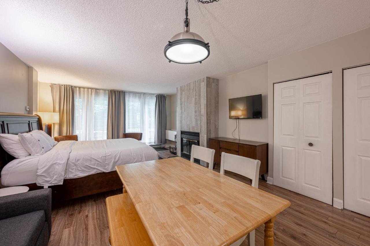 Le Domaine Chambre d'hôtel à Saint-Sauveur-des-Monts Esterno foto