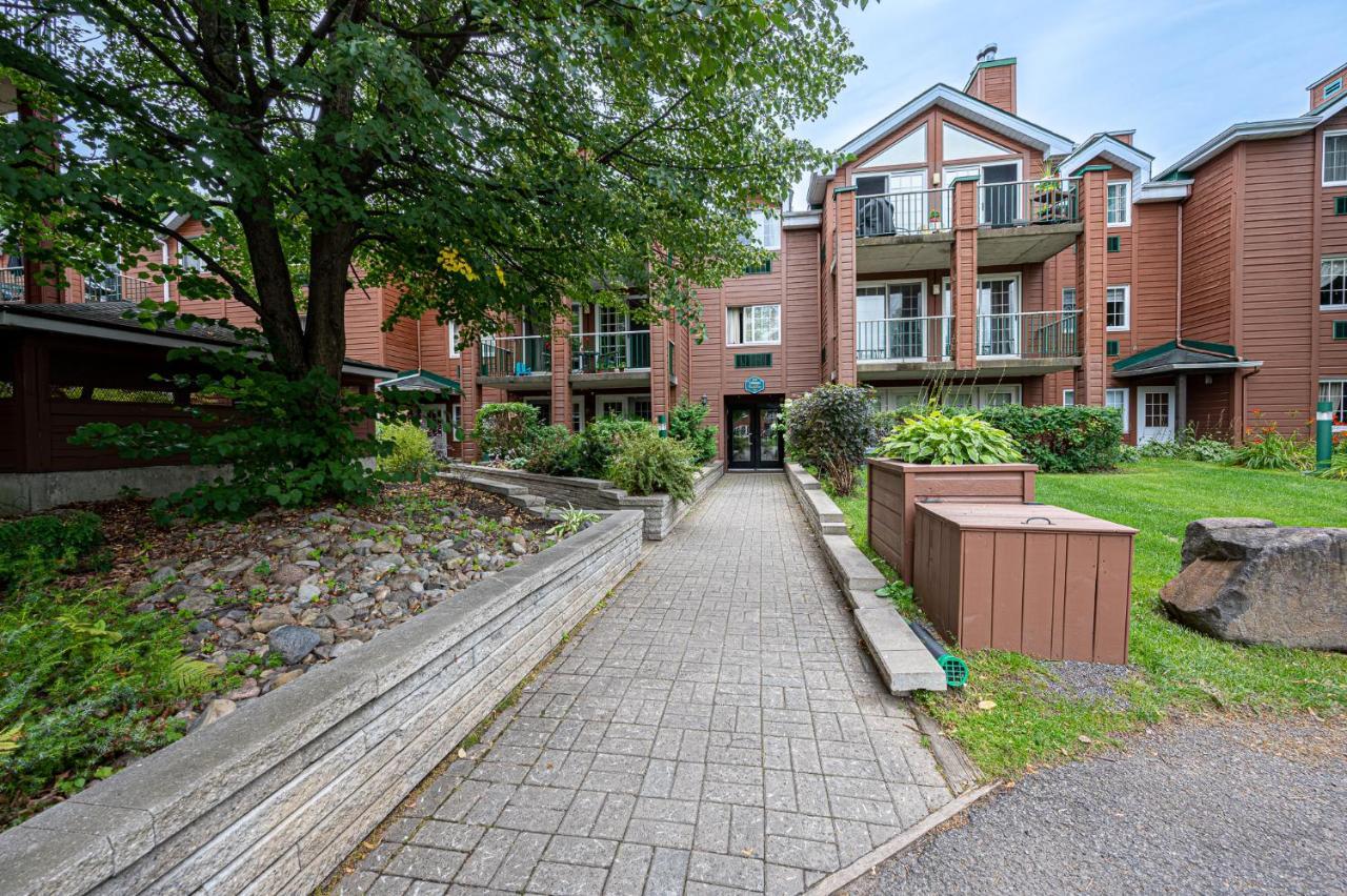 Le Domaine Chambre d'hôtel à Saint-Sauveur-des-Monts Esterno foto