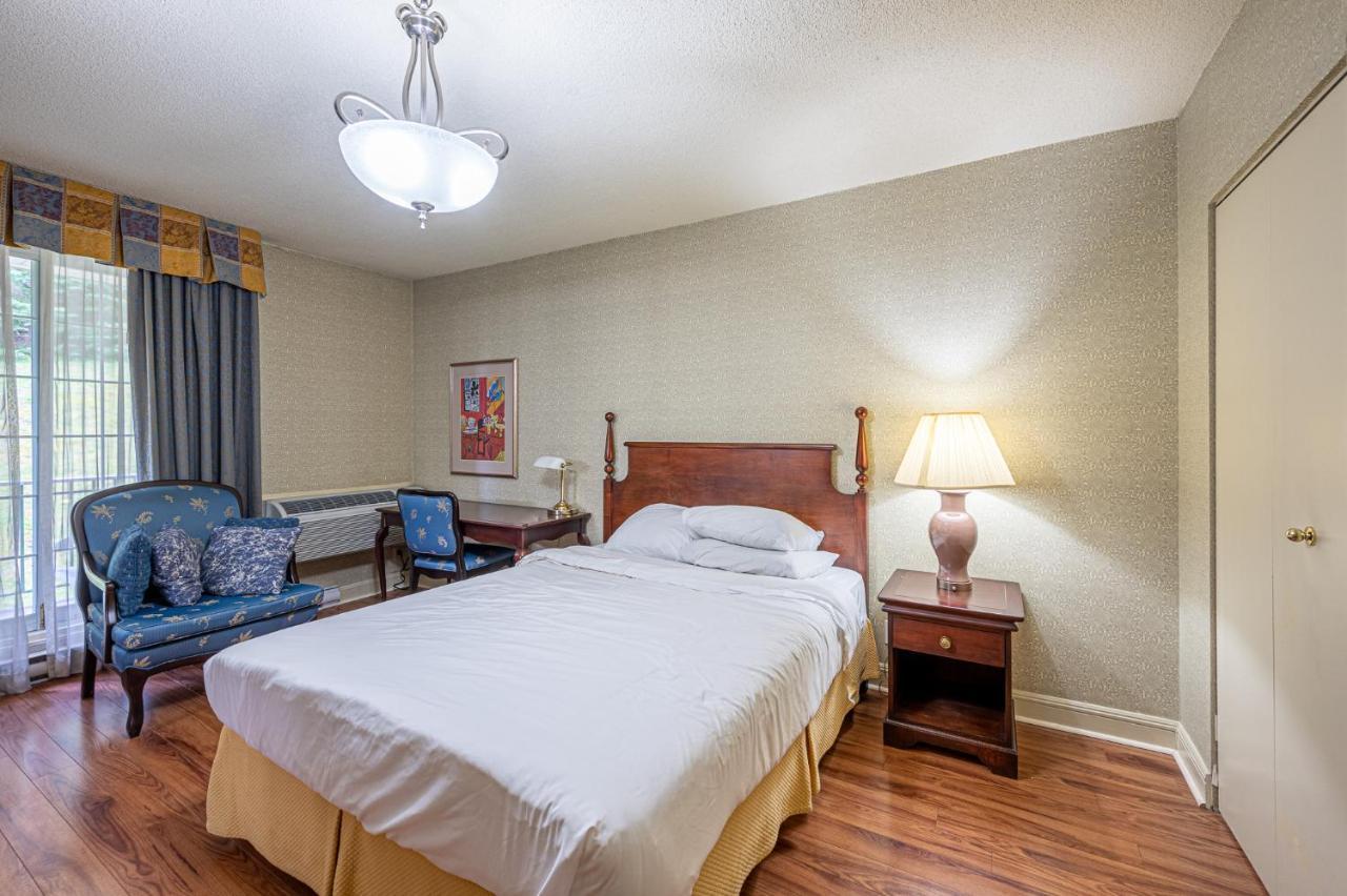 Le Domaine Chambre d'hôtel à Saint-Sauveur-des-Monts Esterno foto