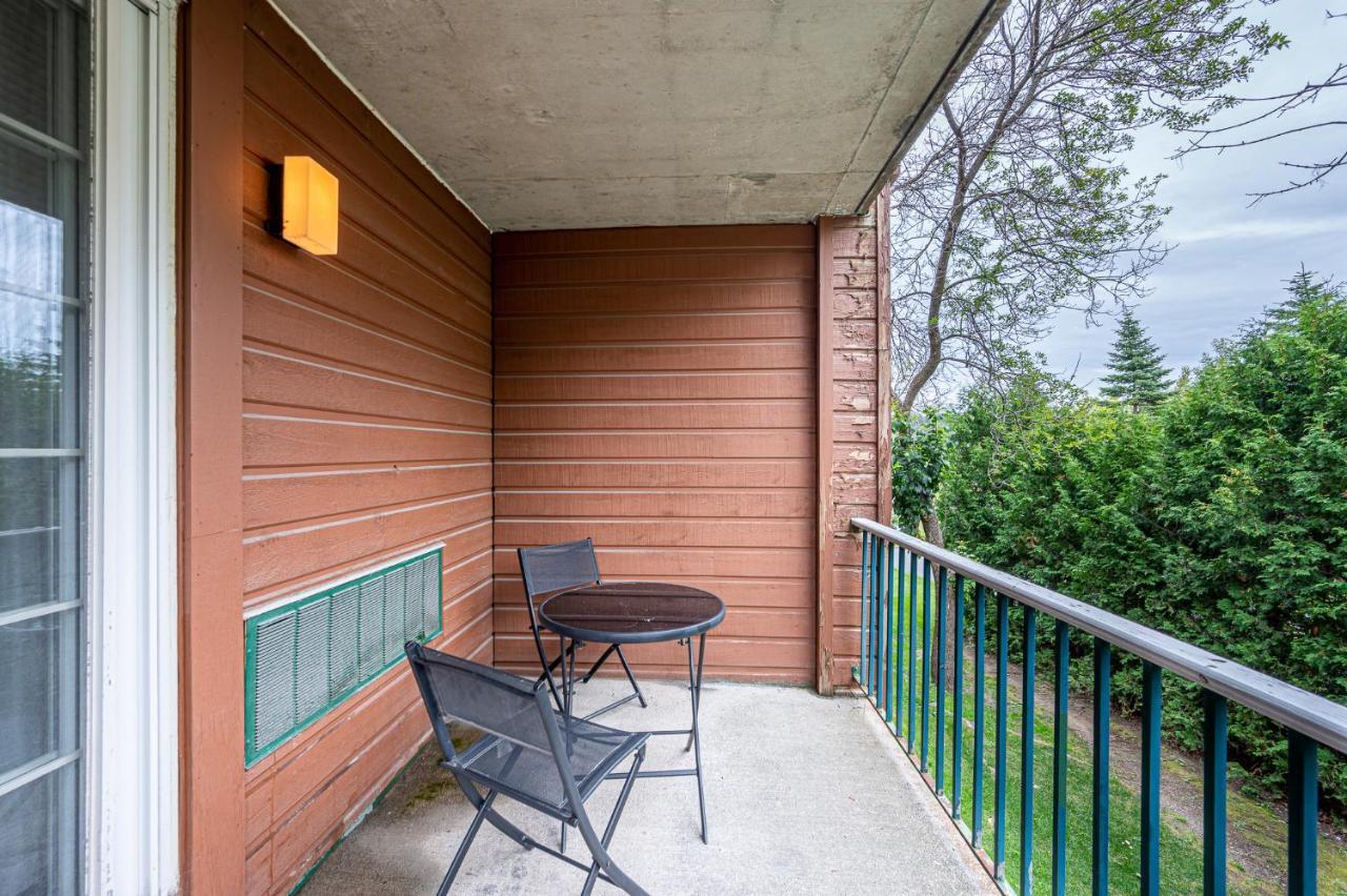 Le Domaine Chambre d'hôtel à Saint-Sauveur-des-Monts Esterno foto