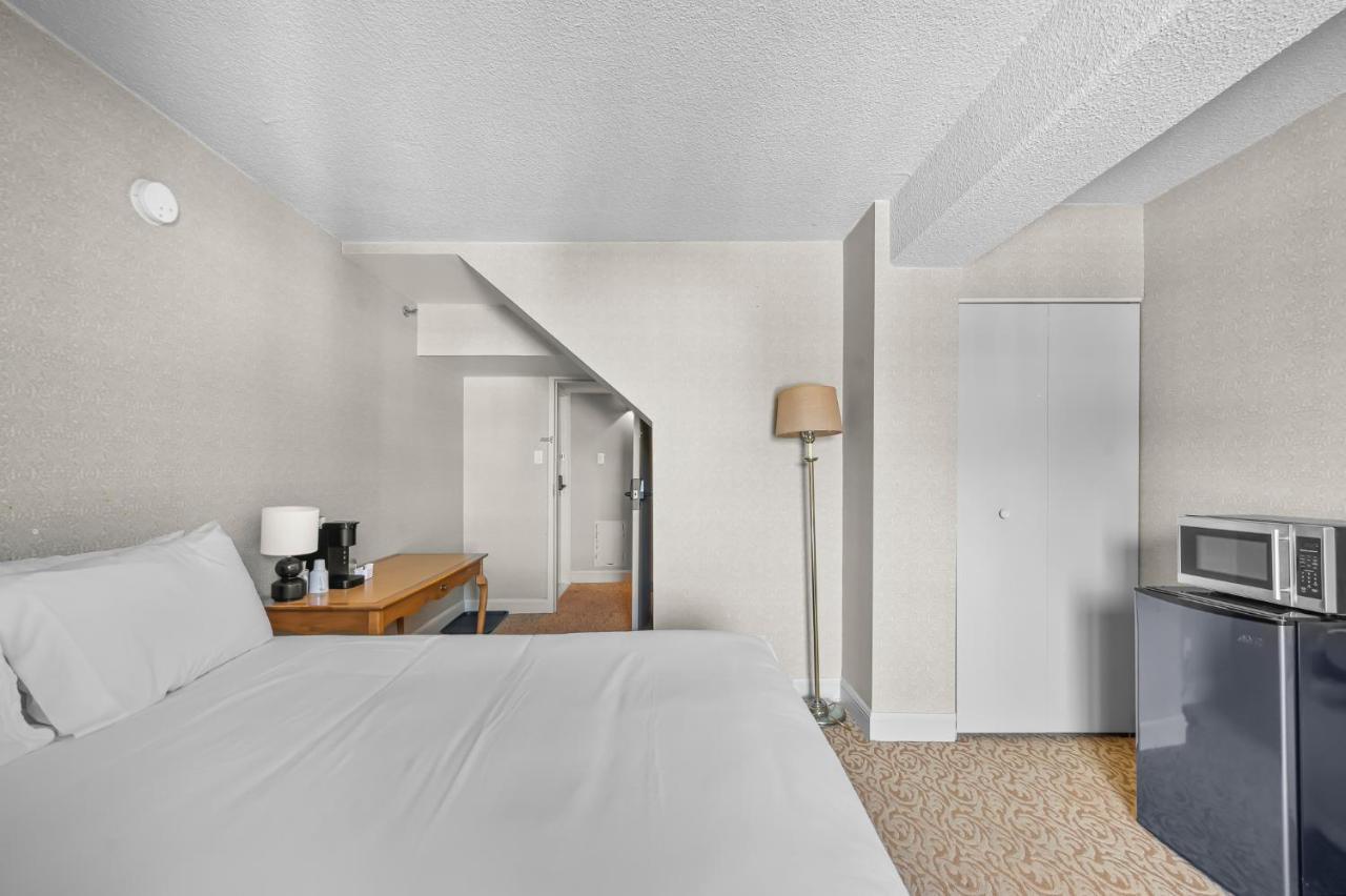 Le Domaine Chambre d'hôtel à Saint-Sauveur-des-Monts Esterno foto
